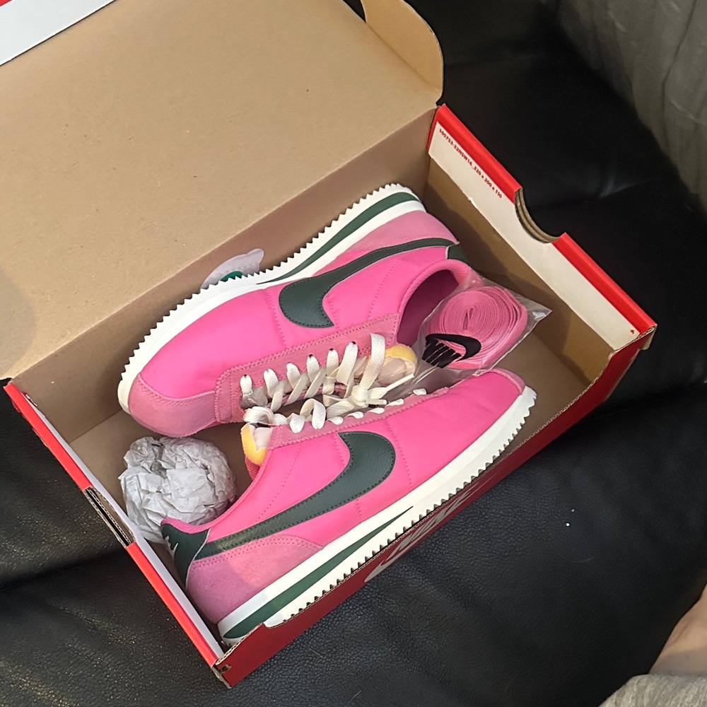 Nike Women's Pink and Dark Green Sneakers